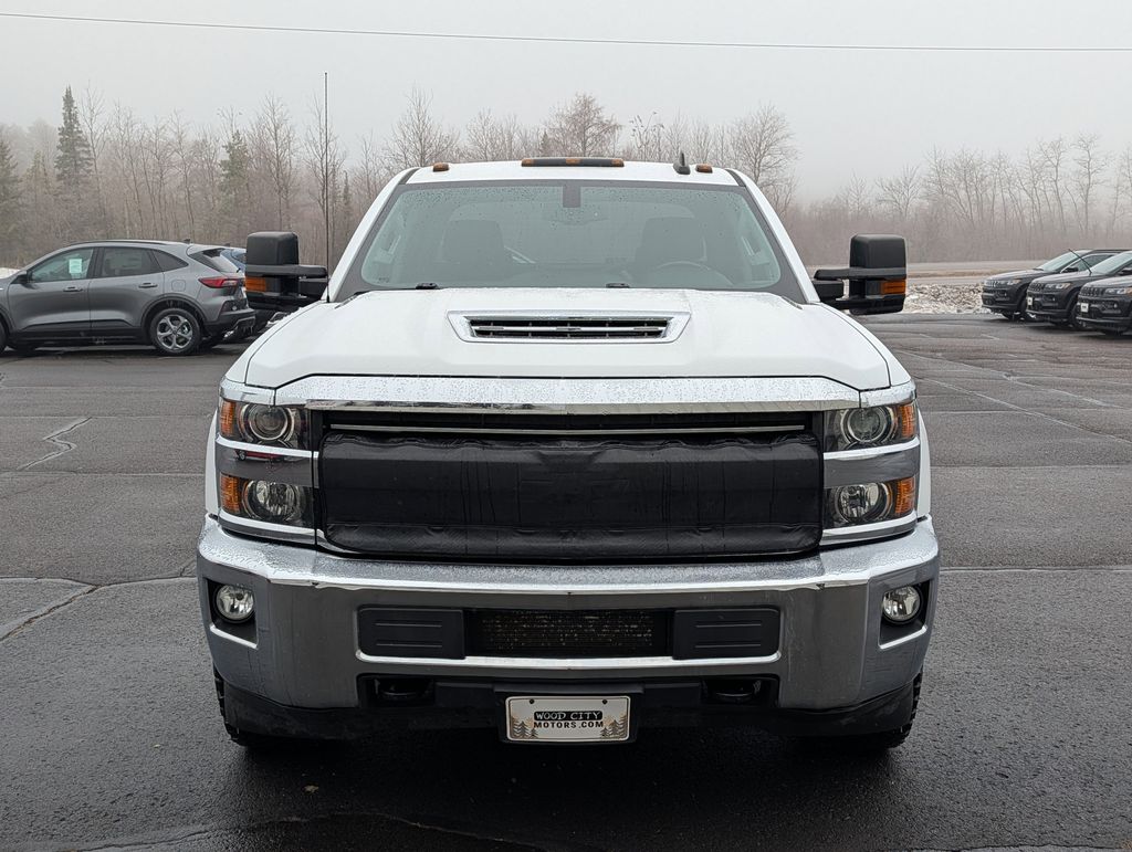 Used 2019 Chevrolet Silverado 3500HD LT with VIN 1GC4KWCY2KF196135 for sale in Cloquet, Minnesota