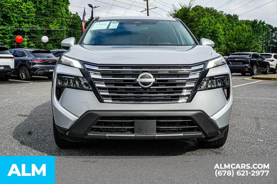 Used 2025 Silver Nissan SV image 9