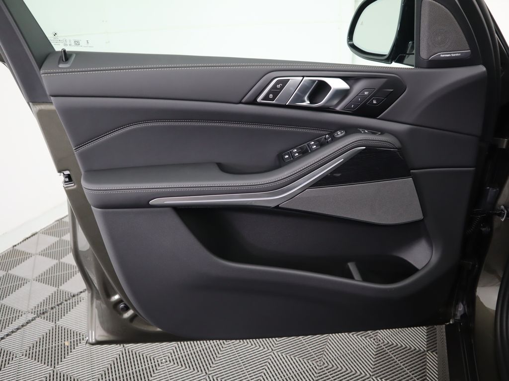 Thumbnail: 2026 BMW X5 - 25