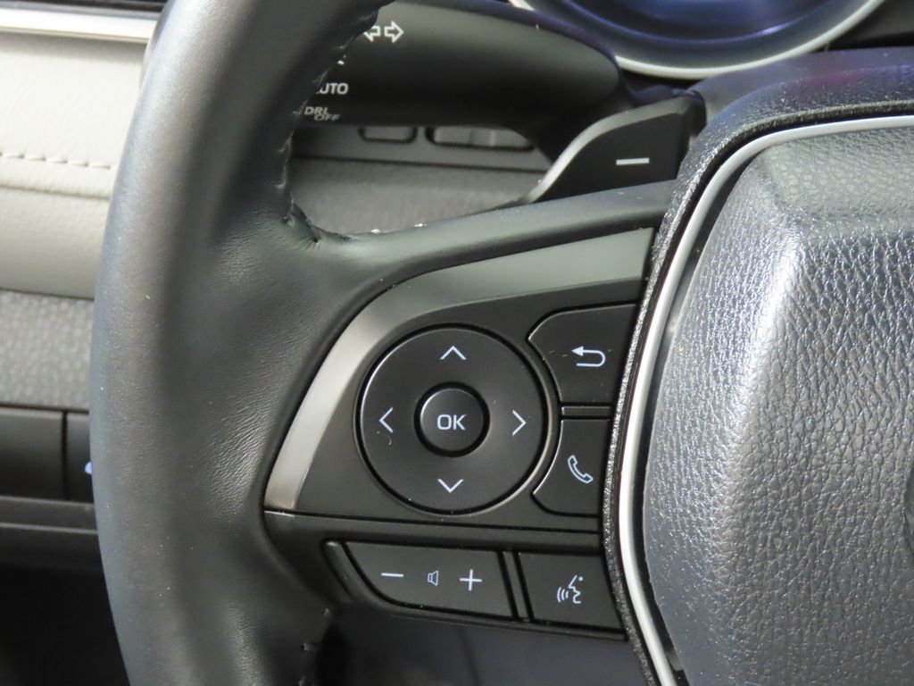 Thumbnail: 2018 Toyota Camry - 16