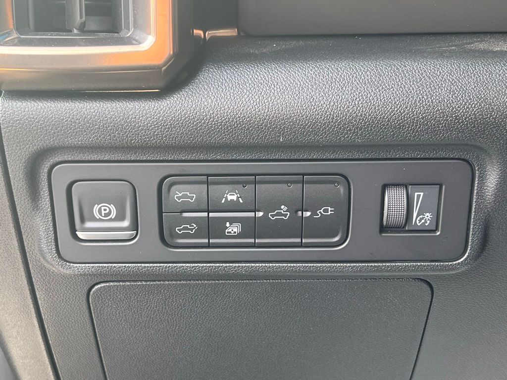 Thumbnail: 2025 GMC Hummer EV - 10