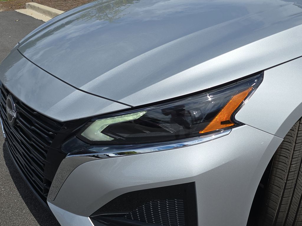 2025 Brilliant Silver Metallic Nissan Altima 2.5 S FWD Sedan