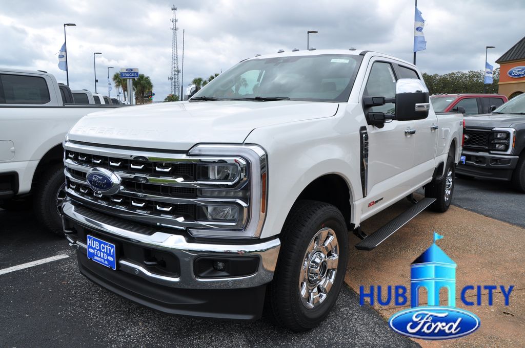 White Metallic 2026 Ford F-250 Super Duty Pickup Truck Four-Wheel Drive Automatic