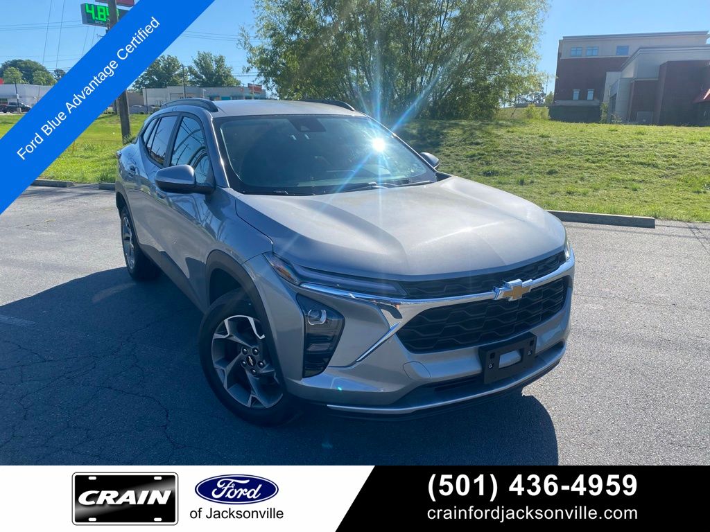 Sterling Gray Metallic 2025 Chevrolet Trax LT FWD SUV / Crossover Front-Wheel Drive 6-Speed Automatic