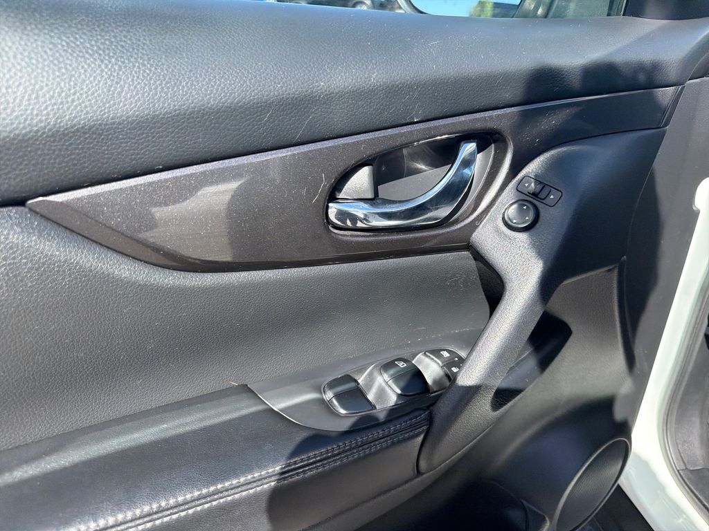 Used 2020 Nissan Rogue SV 4D Sport Utility