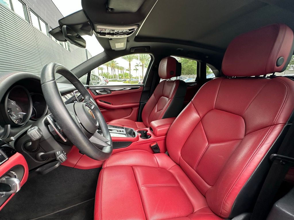 Thumbnail: 2023 Porsche Macan - 5