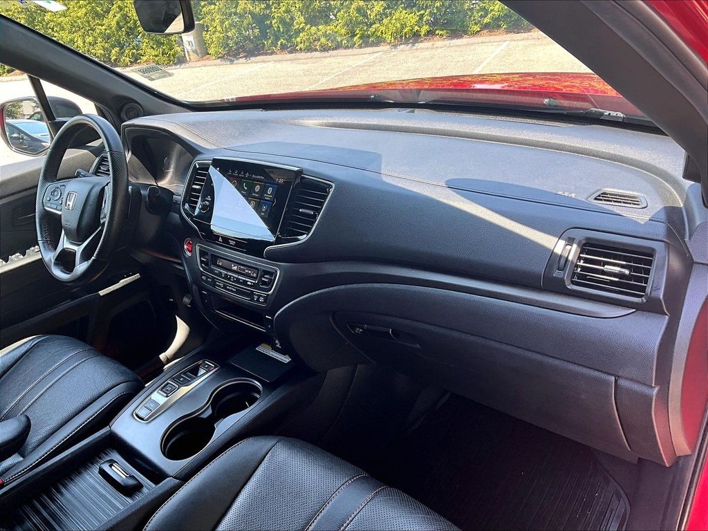 2023 Honda Passport — photo 14