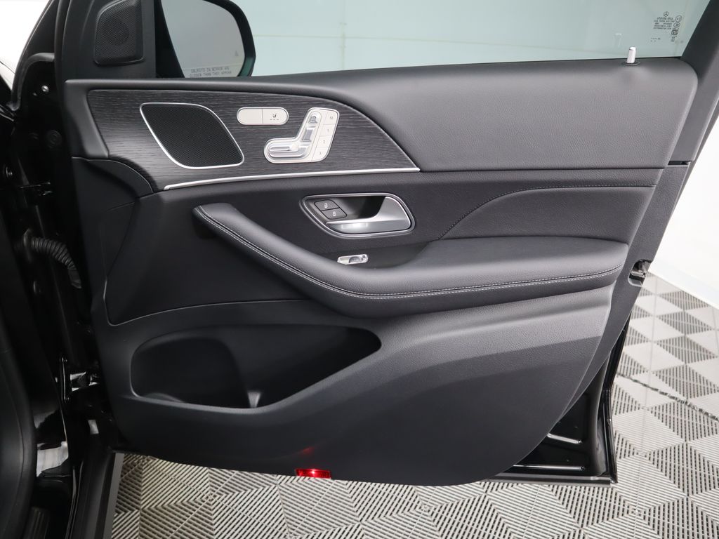 Thumbnail: 2025 Mercedes-Benz GLE - 26