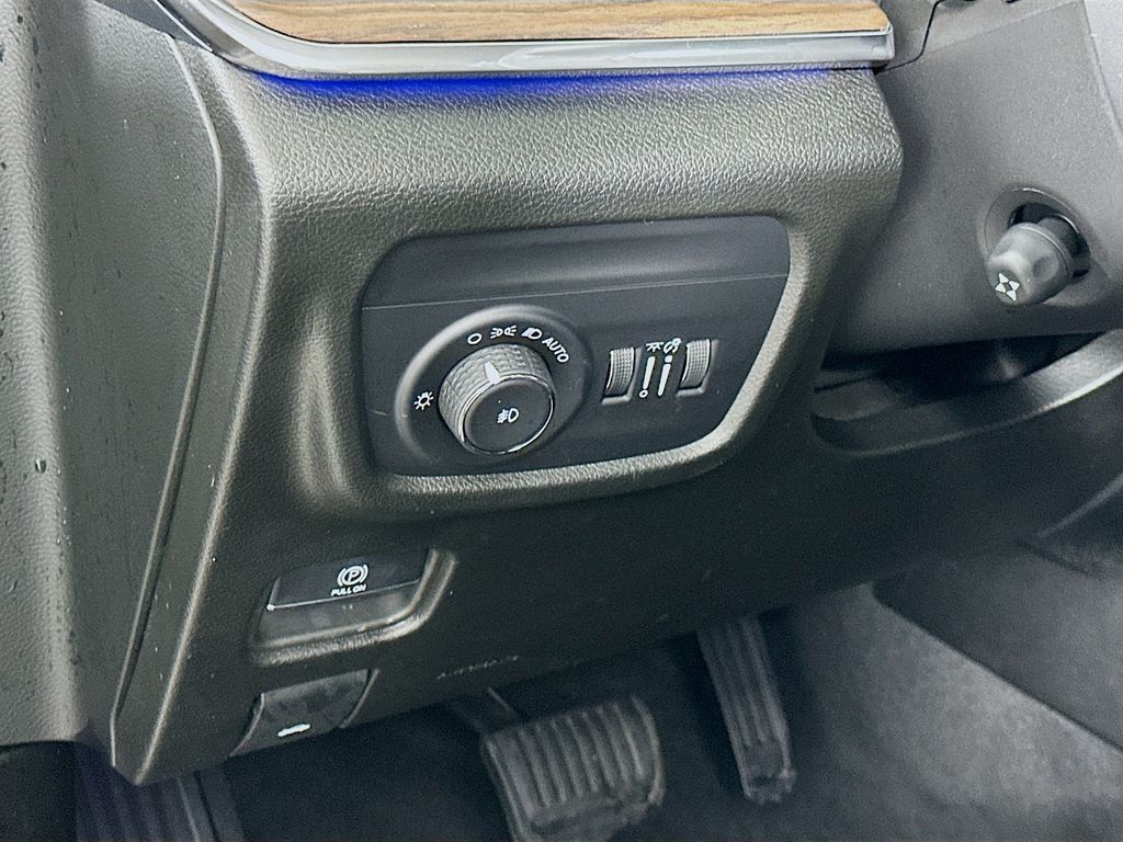 Thumbnail: 2024 Jeep Grand Cherokee - 10