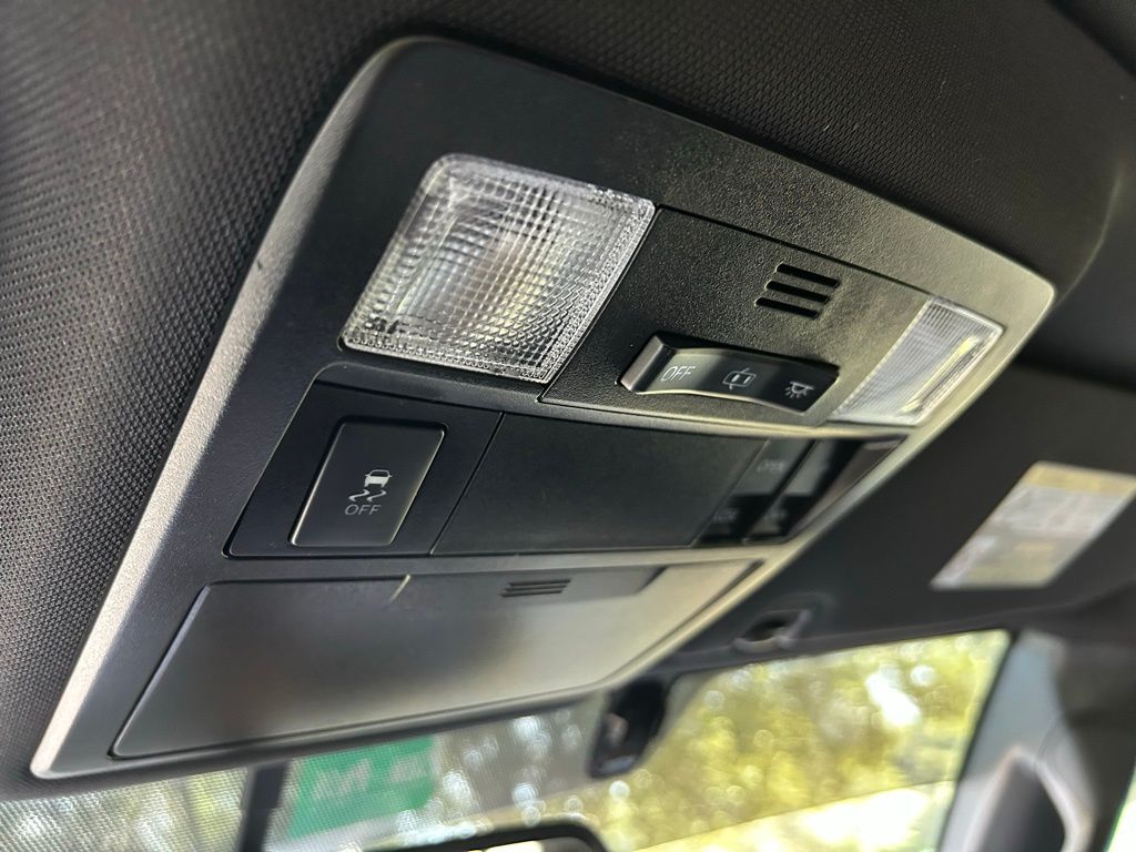 2016 Toyota Tacoma Limited 29