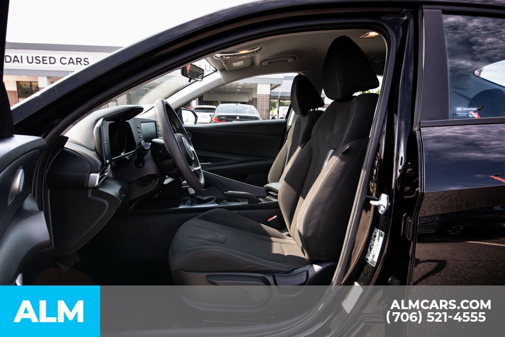 2023 Hyundai Elantra SEL photo 9
