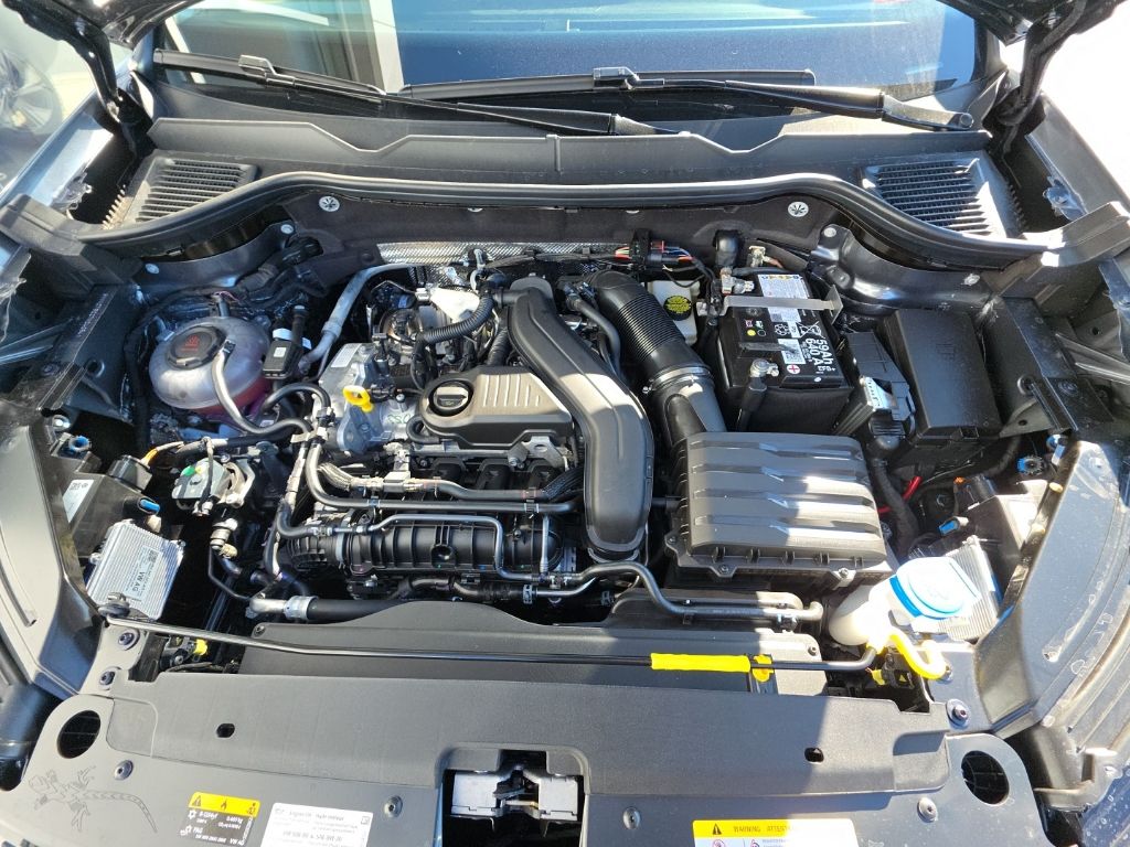 2026 Volkswagen Taos 1.5T SE Gray at Sutliff Volkswagen
