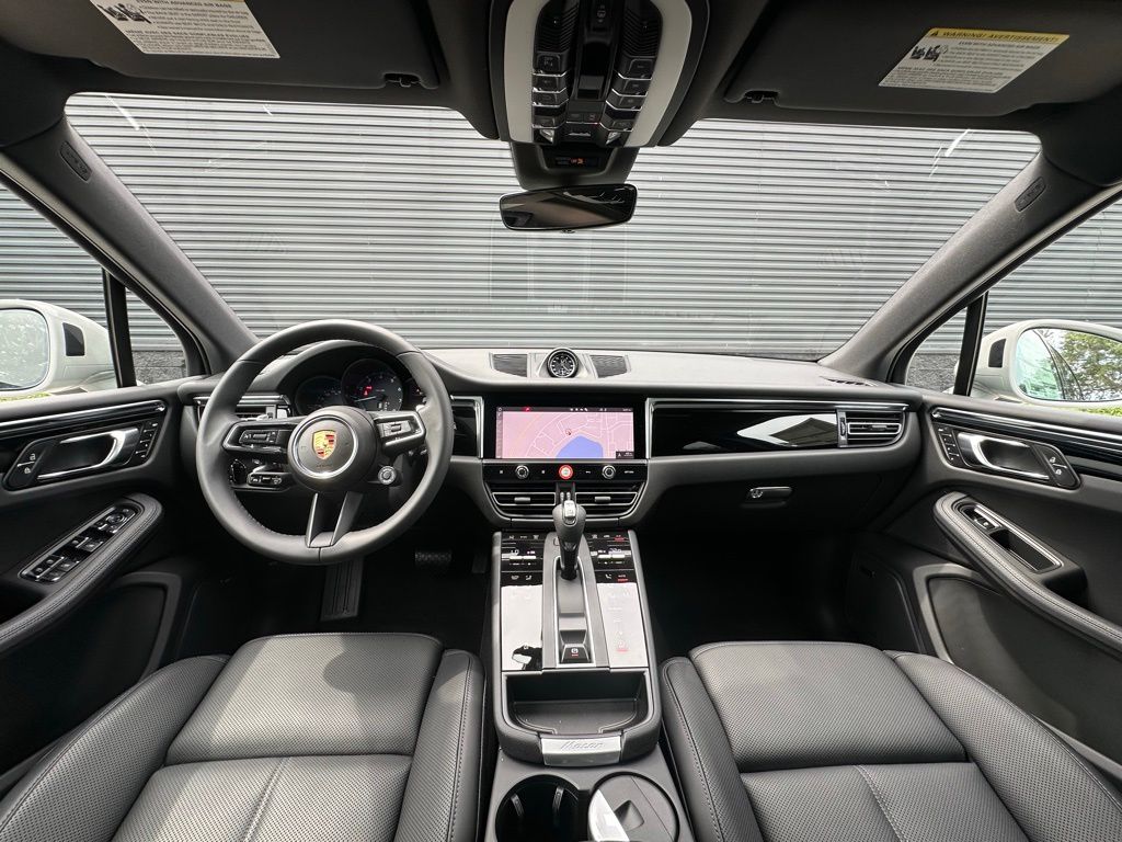 Thumbnail: 2026 Porsche Macan - 6