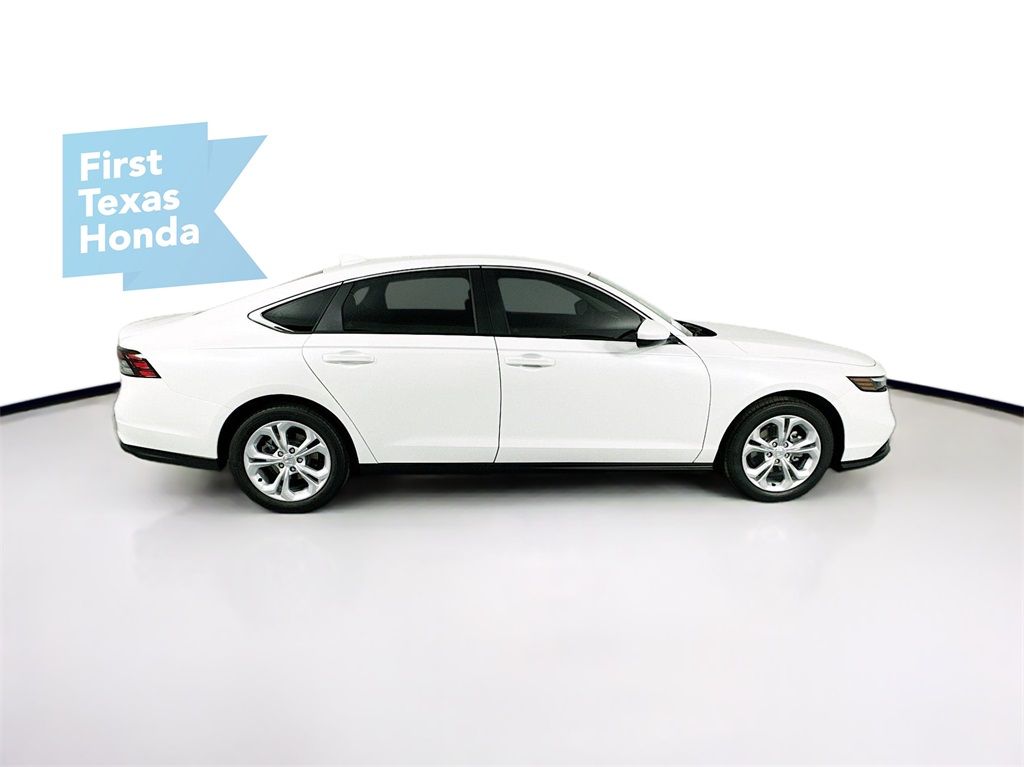 2025 Honda Accord LX photo