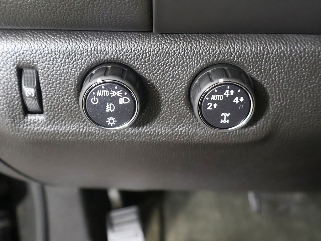 Used 2016 Black GMC SLE1 image 27
