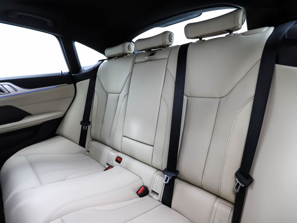 Thumbnail: 2025 BMW i4 - 23