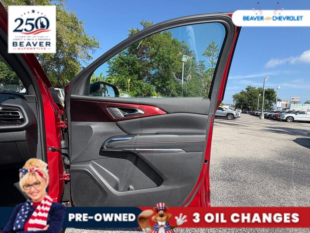 Used 2024 Chevrolet Traverse SUV
