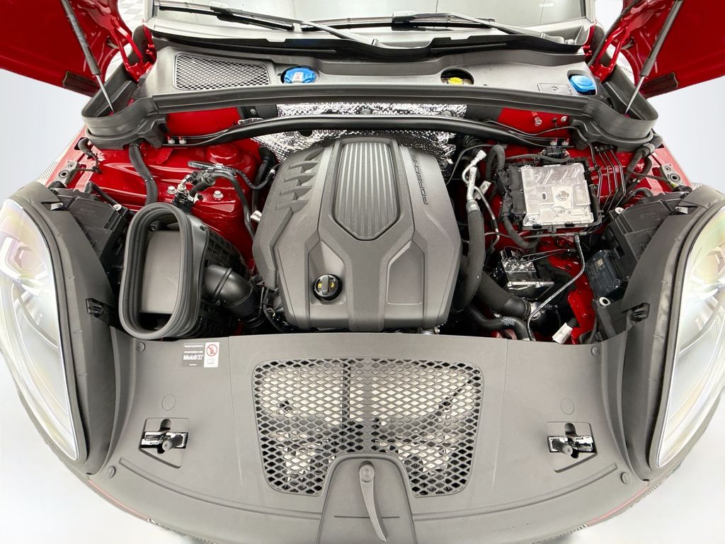 Thumbnail: 2026 Porsche Macan - 30