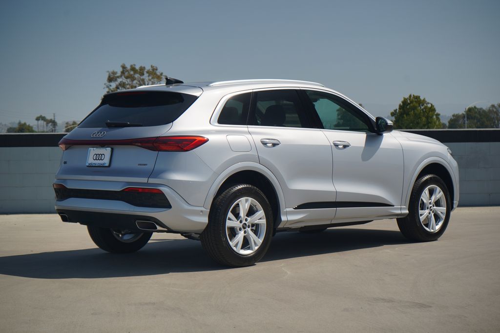 Thumbnail: 2026 Audi Q5 - 3
