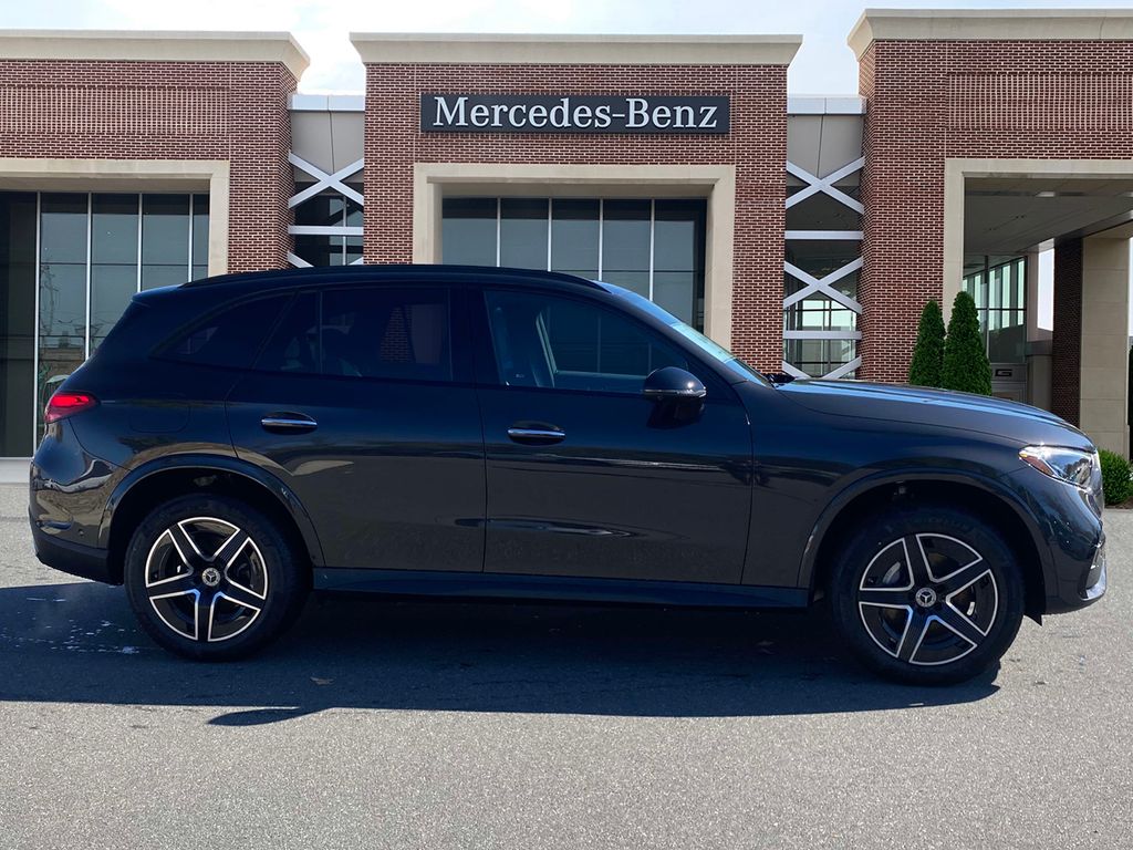 2025 Mercedes-Benz GLC 300 4