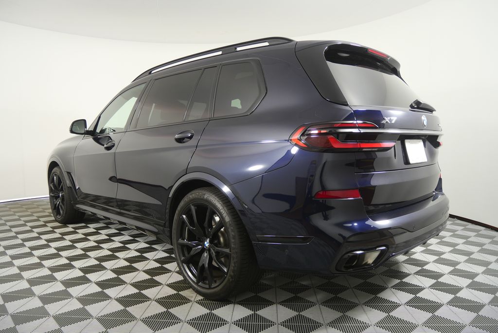 Thumbnail: 2026 BMW X7 - 5
