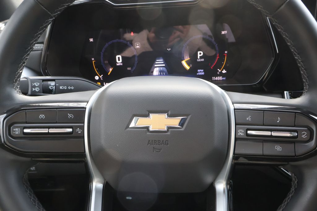 Thumbnail: 2024 Chevrolet Colorado - 31