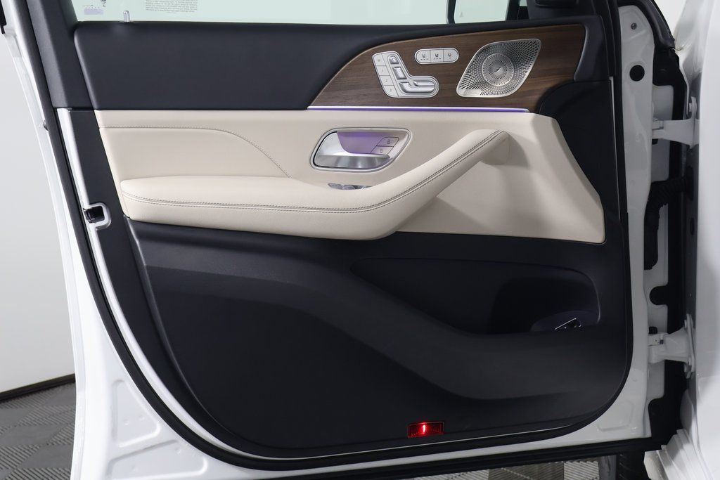 Thumbnail: 2025 Mercedes-Benz GLE - 7