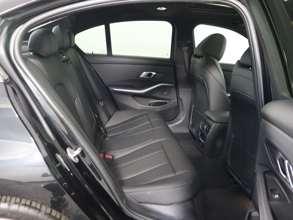 Thumbnail: 2021 BMW 3 Series - 23