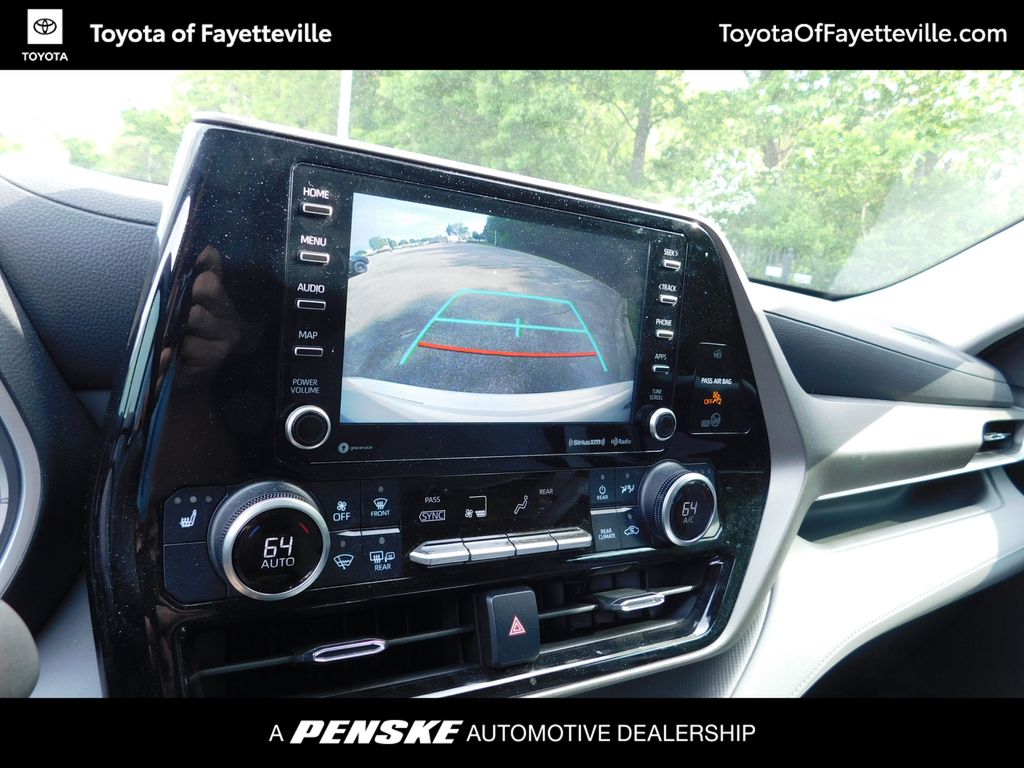 2021 Toyota Highlander XLE 11