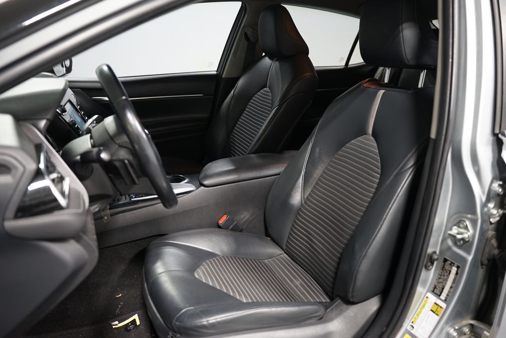 2018 Toyota Camry SE 6
