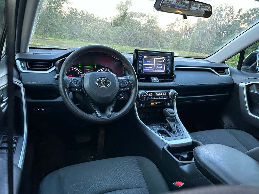 Thumbnail: 2020 Toyota RAV4 - 12