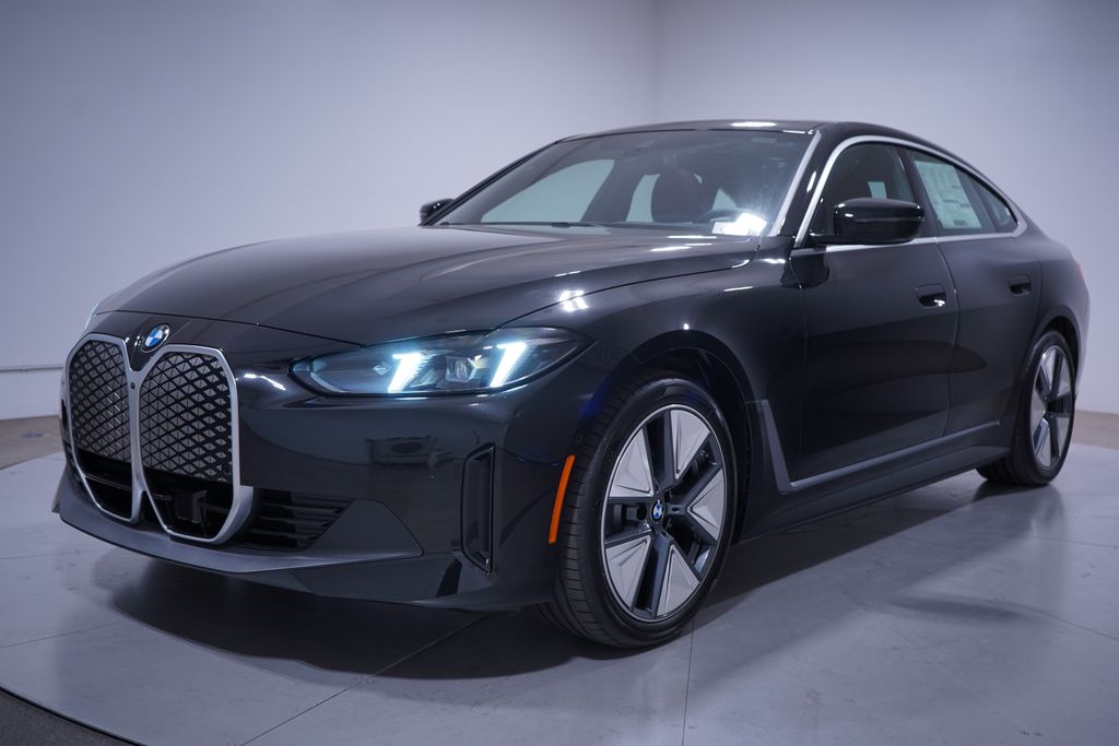 Thumbnail: 2026 BMW i4 - 1