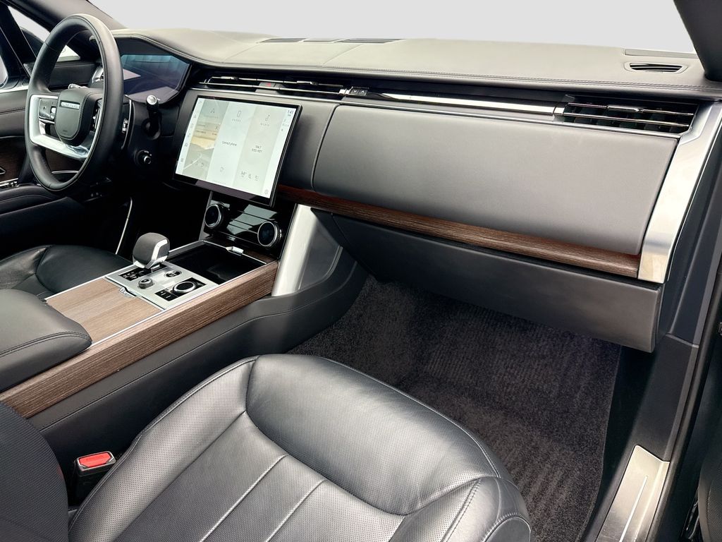 Thumbnail: 2023 Land Rover Range Rover - 16
