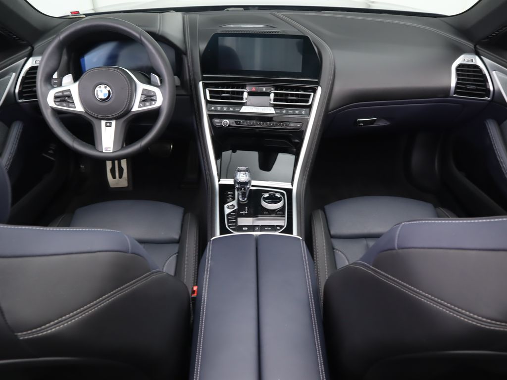 Thumbnail: 2022 BMW 8 Series - 21