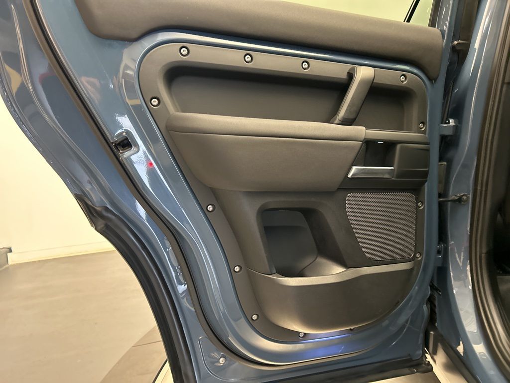 Thumbnail: 2020 Land Rover Defender - 21