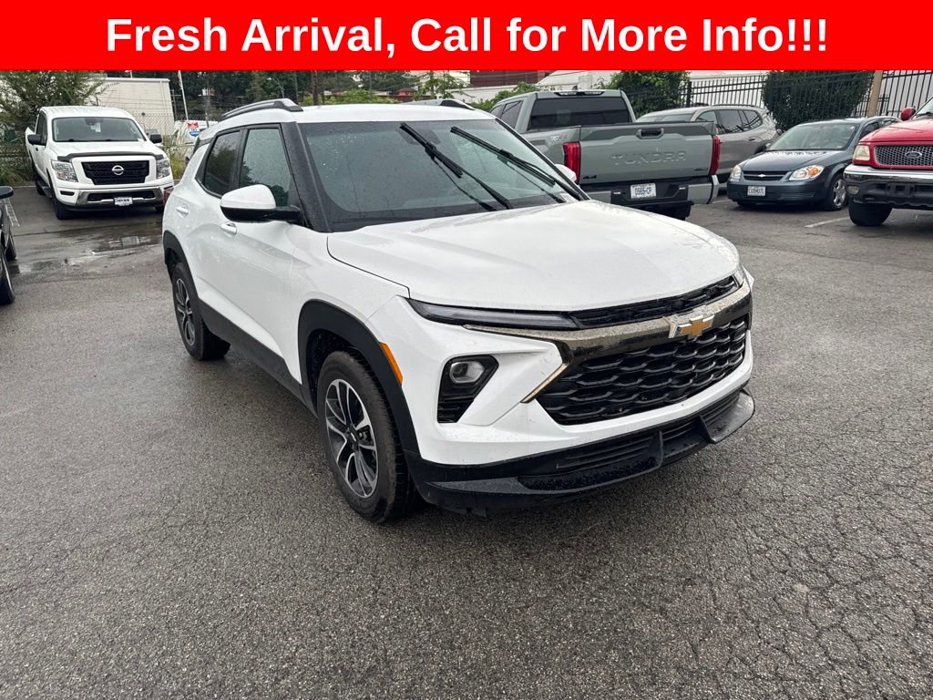 Summit White 2025 Chevrolet Trailblazer SUV / Crossover Front-Wheel Drive Continuously Variable Transmission