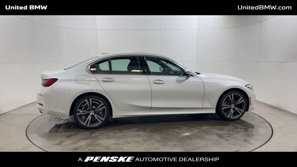Thumbnail: 2024 BMW 3 Series - 9