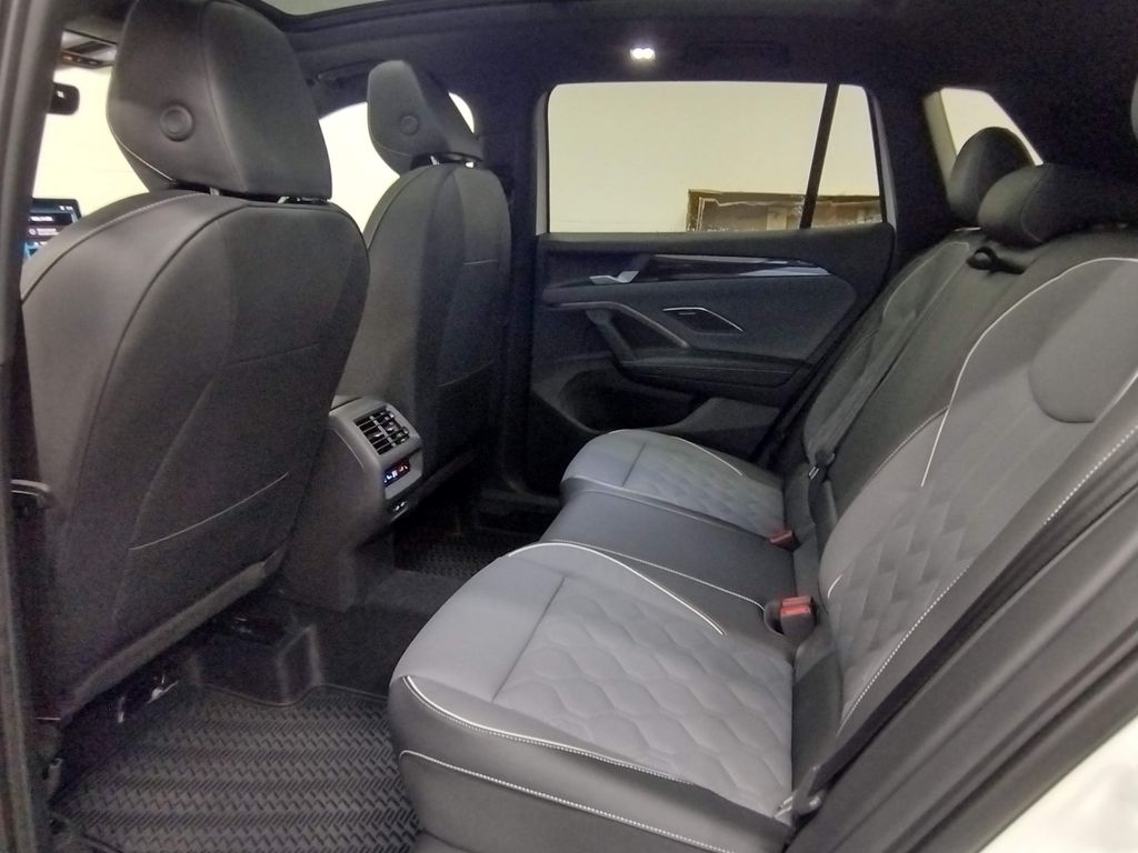 2026 Volkswagen Tiguan 2.0T SEL R-Line Turbo