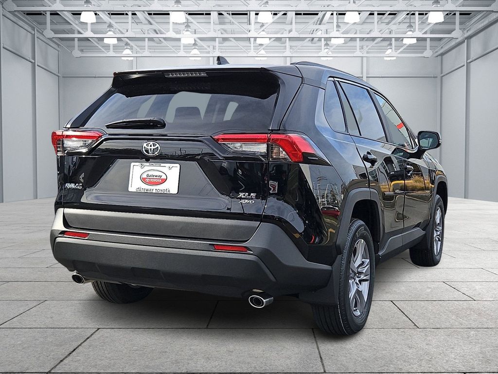 Thumbnail: 2025 Toyota RAV4 - 6