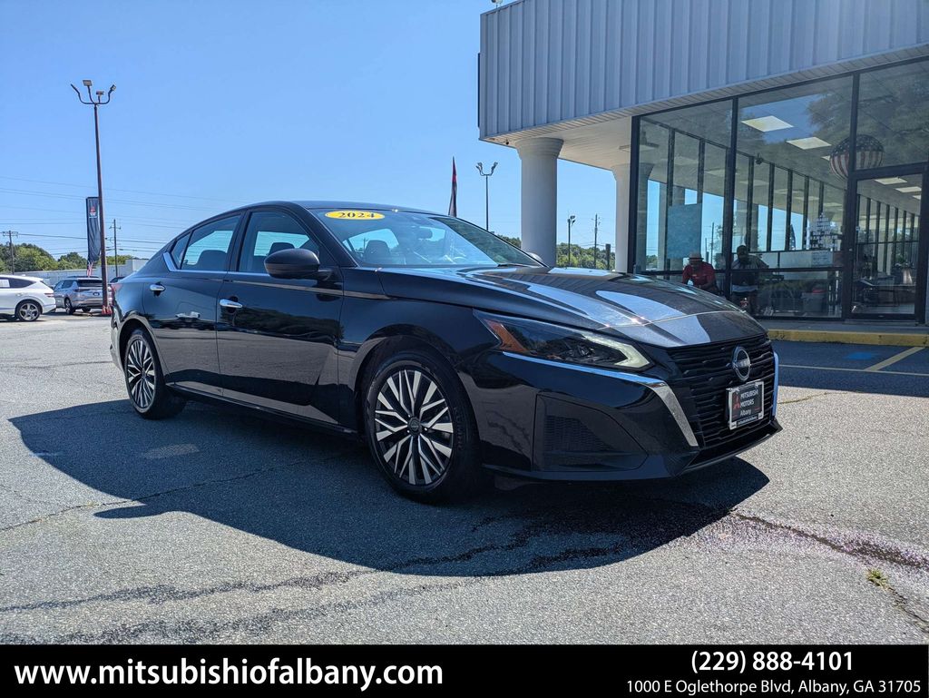 Super Black 2024 Nissan Altima Sedan Front-Wheel Drive Continuously Variable Transmission