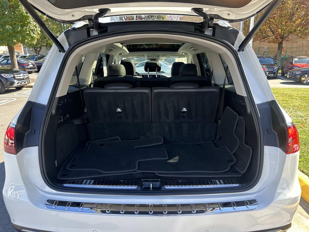 Thumbnail: 2024 Mercedes-Benz GLS - 30