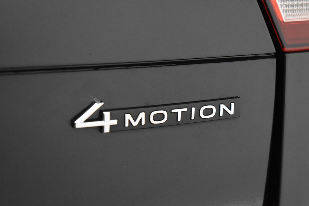 Thumbnail: 2024 Volkswagen Tiguan - 9