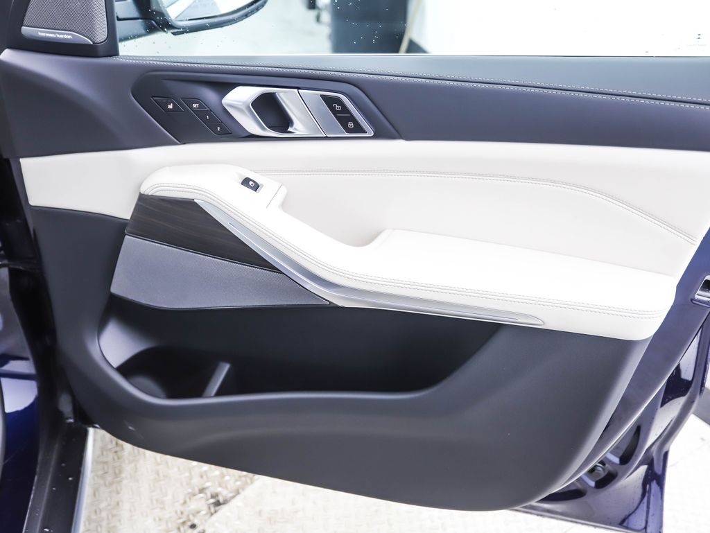 Thumbnail: 2026 BMW X5 - 28