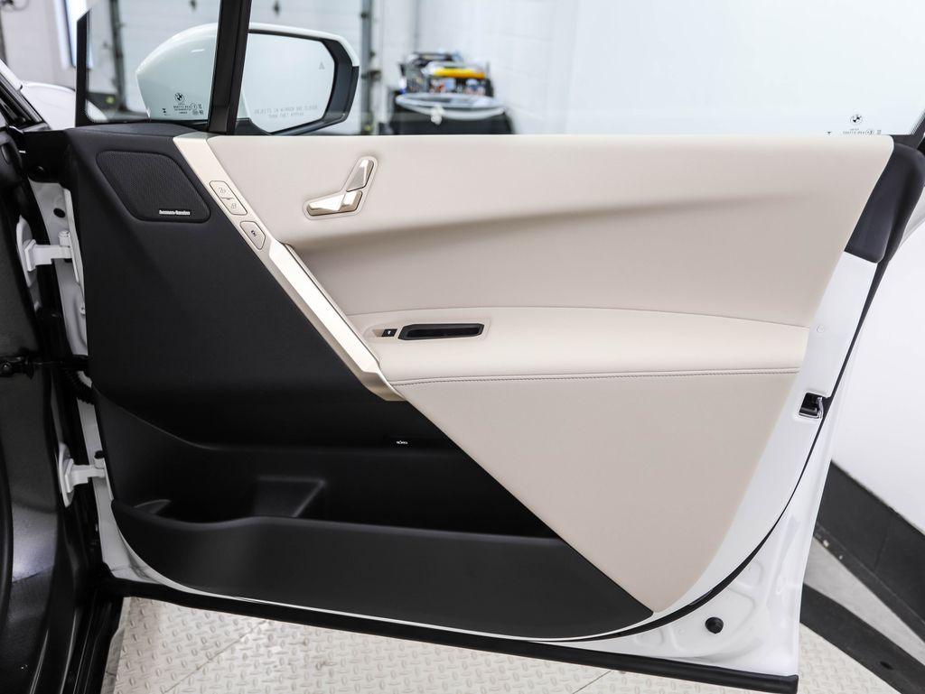 Thumbnail: 2026 BMW iX - 30