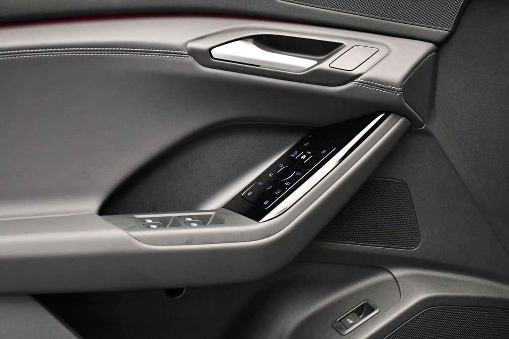 2025 Audi e-tron Premium 30