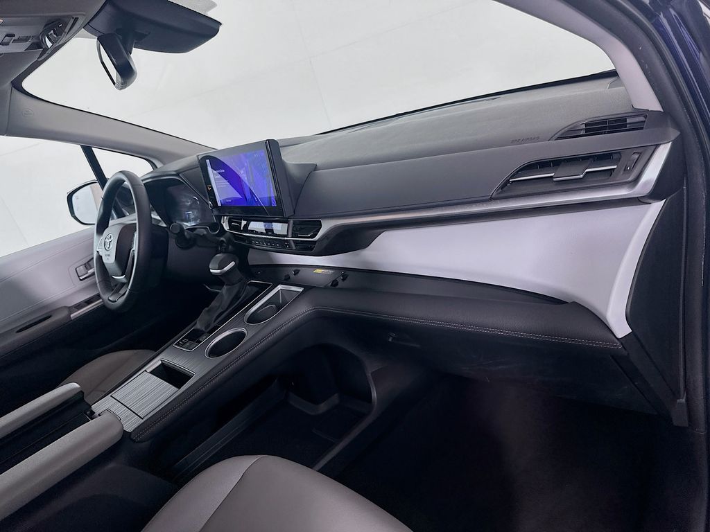 Thumbnail: 2025 Toyota Sienna - 30
