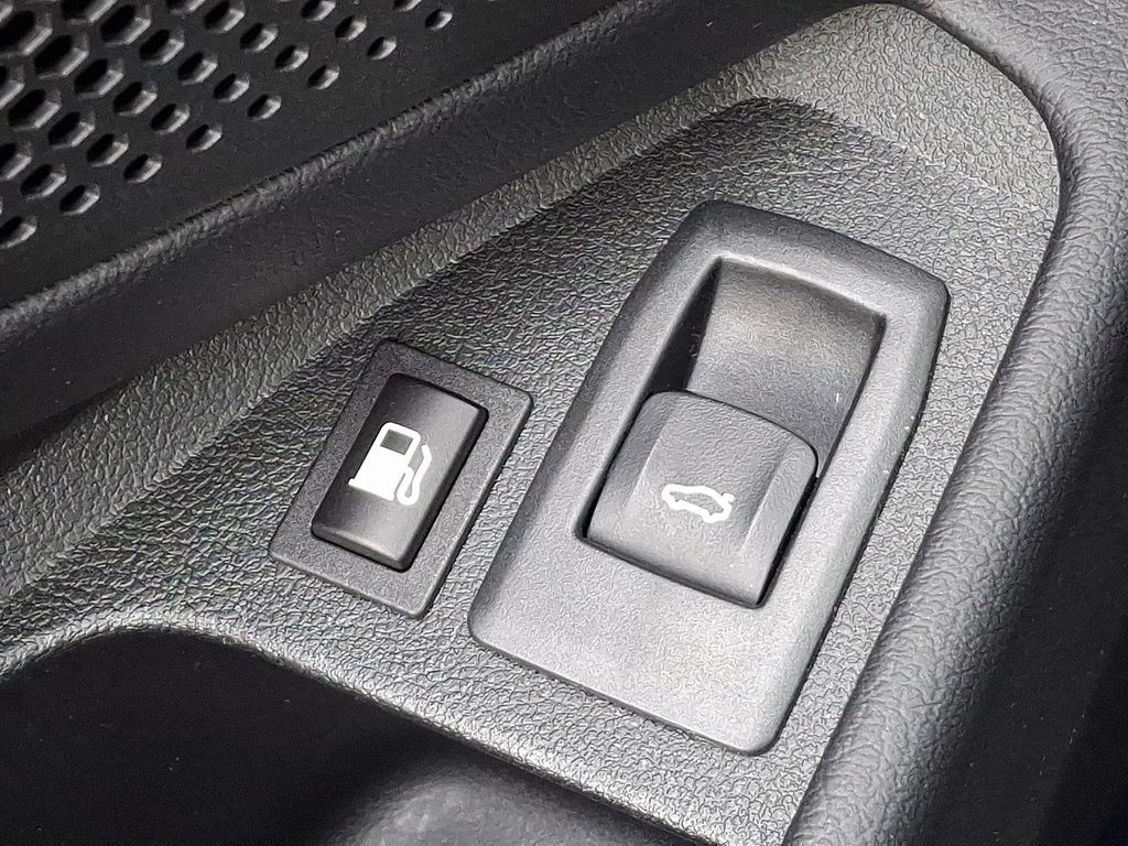 Thumbnail: 2023 BMW 3 Series - 27