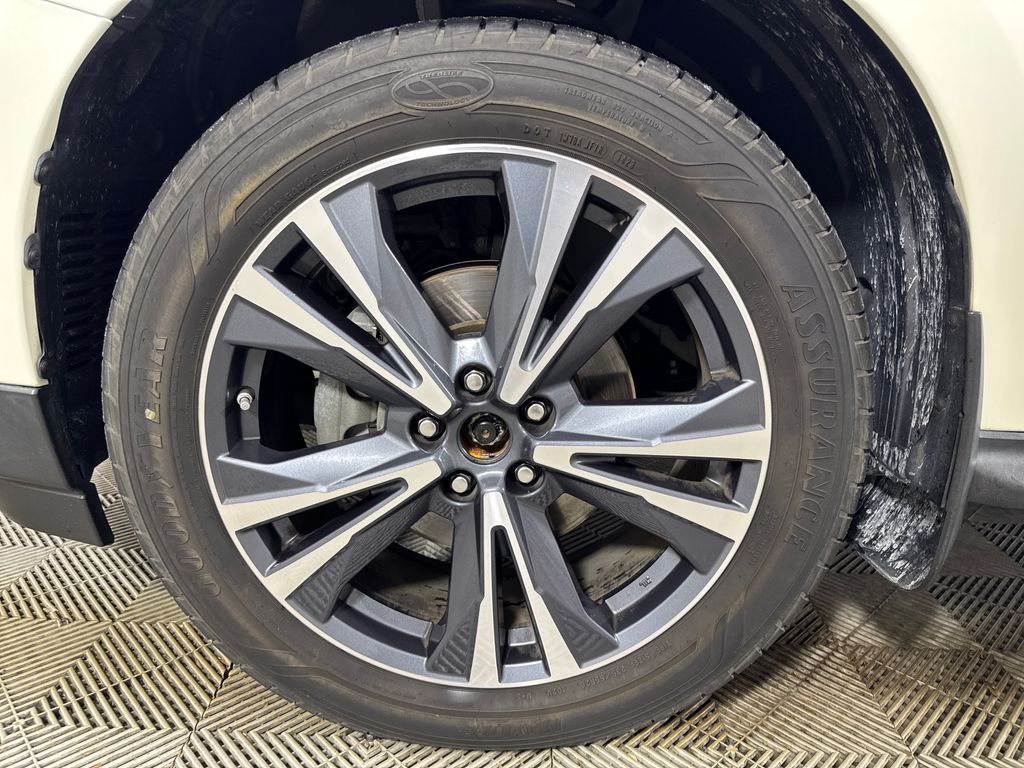 Certified Used 2018 White Nissan Platinum image 15