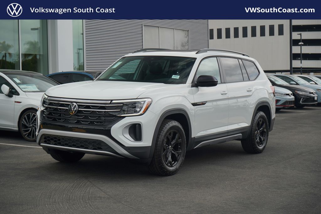 2025 Volkswagen Atlas Peak Edition SE Hero Image