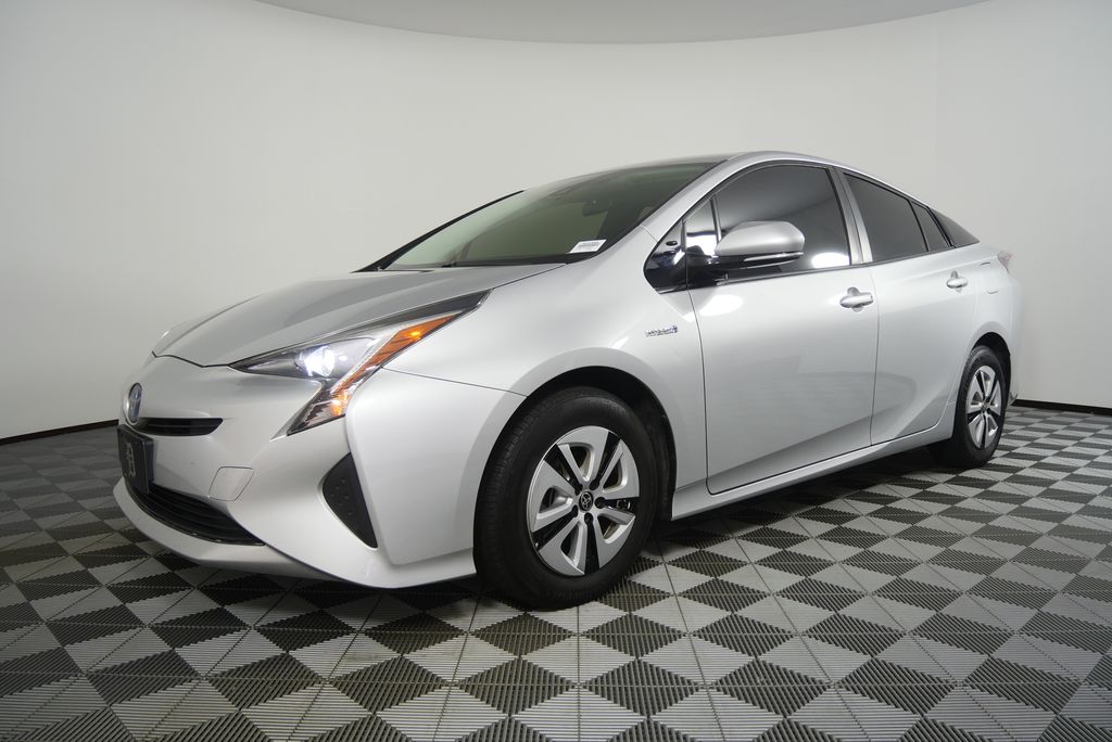 Thumbnail: 2017 Toyota Prius - 7
